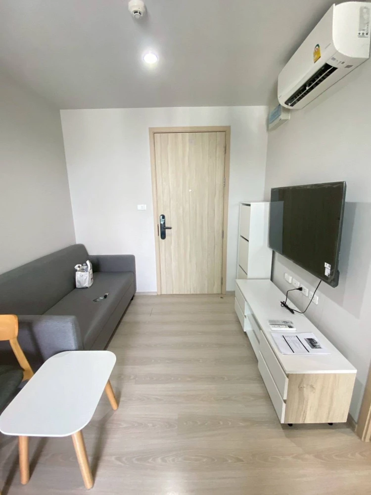For rent or sale: New Noble Ngamwongwan Condo. Beautiful and comfortable unit with complete amenities. Don't miss out!