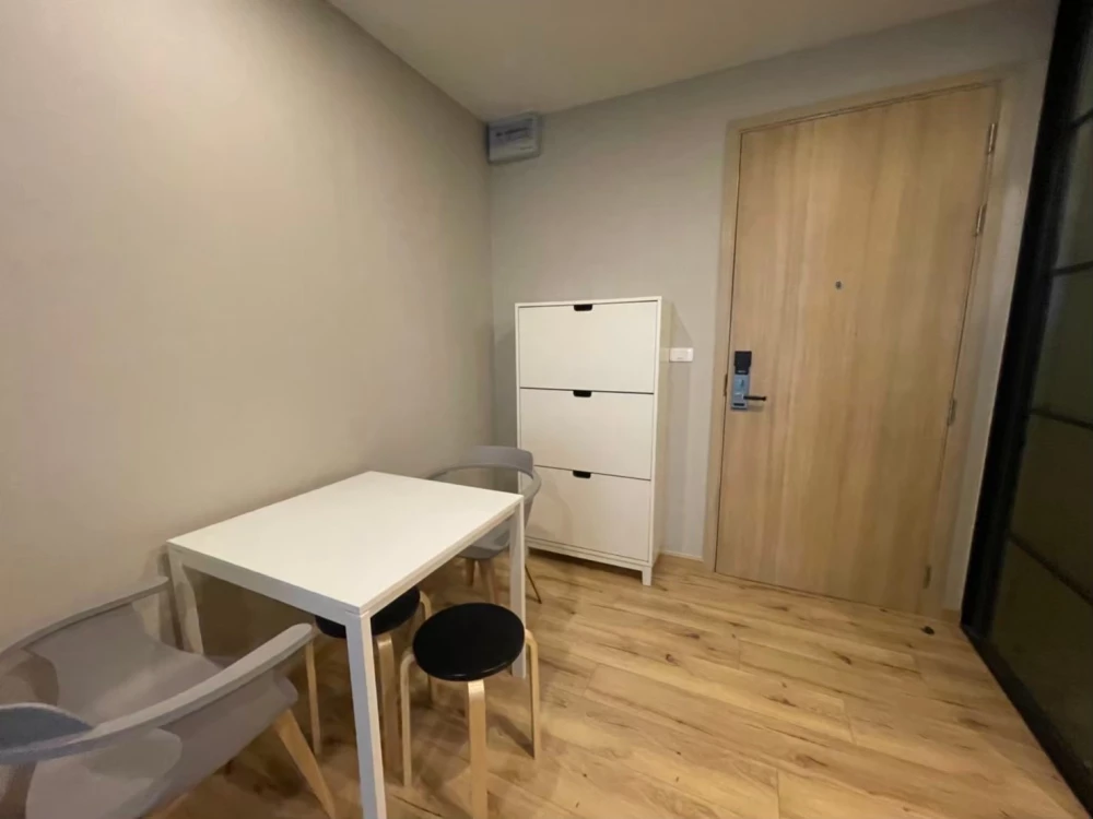 For rent!! Condo Brix Condominium, beautiful room, fully furnished, just bring your bags and move in, don't miss it!!
