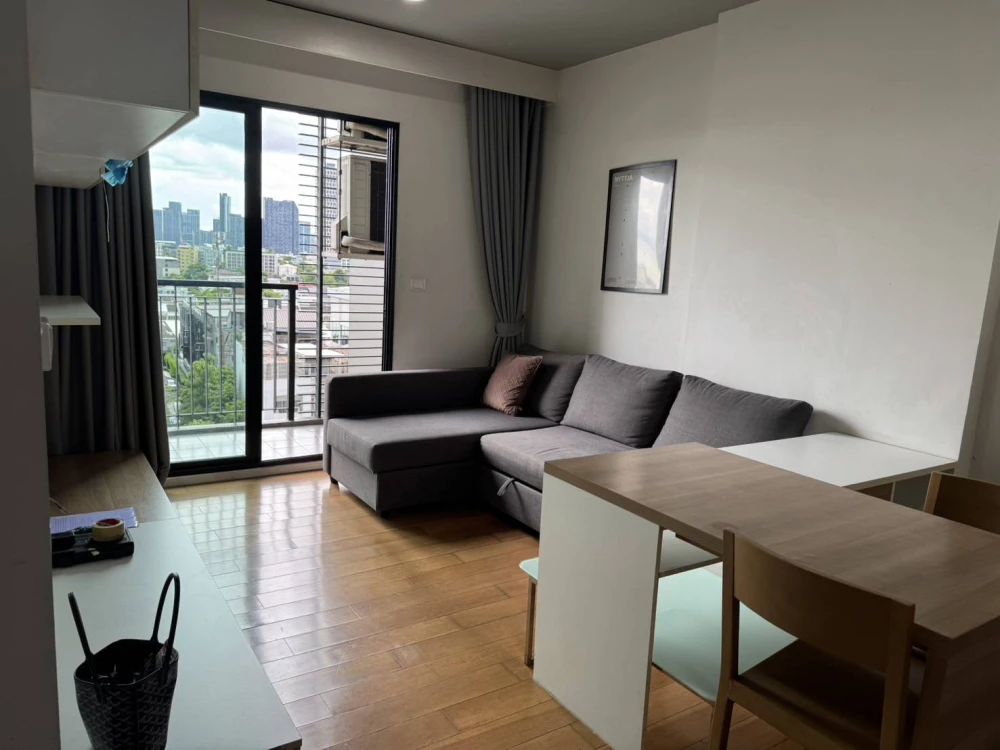Condo for rent, Blocs 77, fully furnished condo along the Phra Khanong Canal, near BTS On Nut, hurry up and book now.