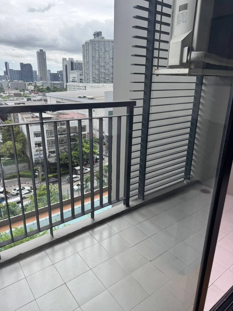Condo for rent, Blocs 77, fully furnished condo along the Phra Khanong Canal, near BTS On Nut, hurry up and book now.