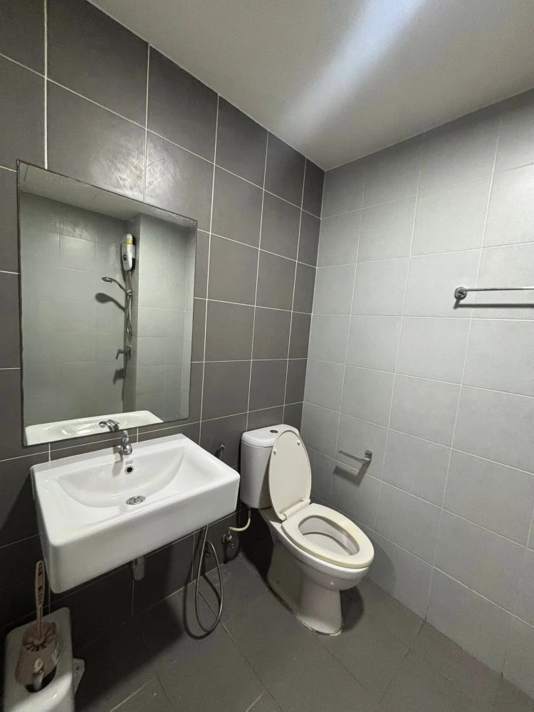 Condo for rent, B Condo Phaholyothin, Building B, 8th floor, fully furnished room. Immediately available, book now.