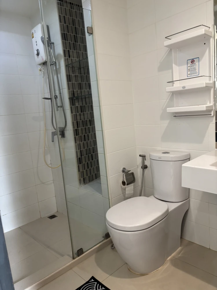For rent!! Condo Beyond Sukhumvit, a home-like condo with a beautiful room and convenient transportation. Great price! Reserve now!!