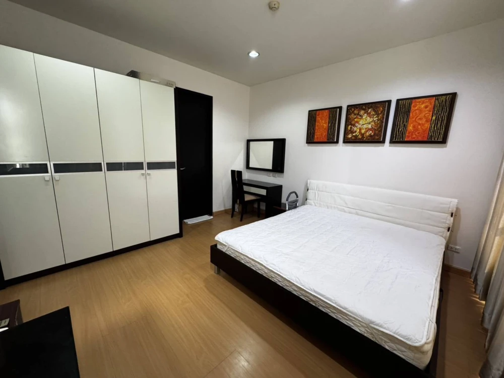 Condo for rent, Baan Klang Krung, Siam-Pathumwan, fully furnished room, ready to move in. Affordable price!