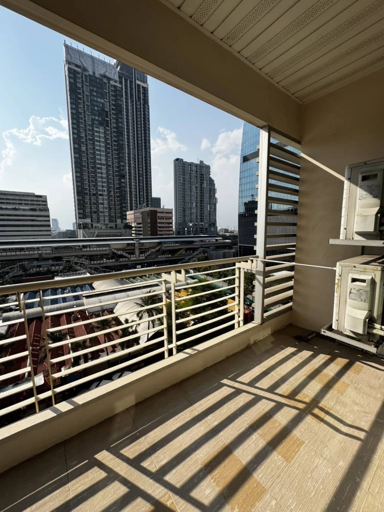 Condo for rent, Baan Klang Krung, Siam-Pathumwan, fully furnished room, ready to move in. Affordable price!
