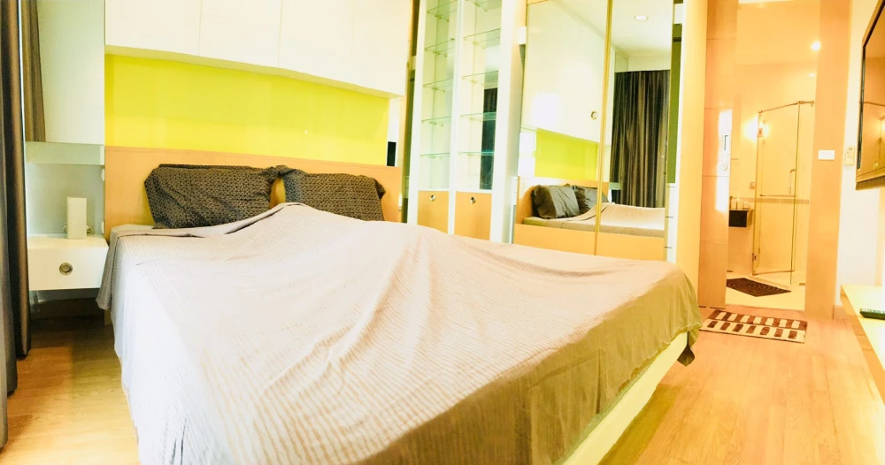 Condo for rent, Baan Klang Krung, Siam-Pathumwan, fully furnished. Ready to move in, convenient transportation, near the train station