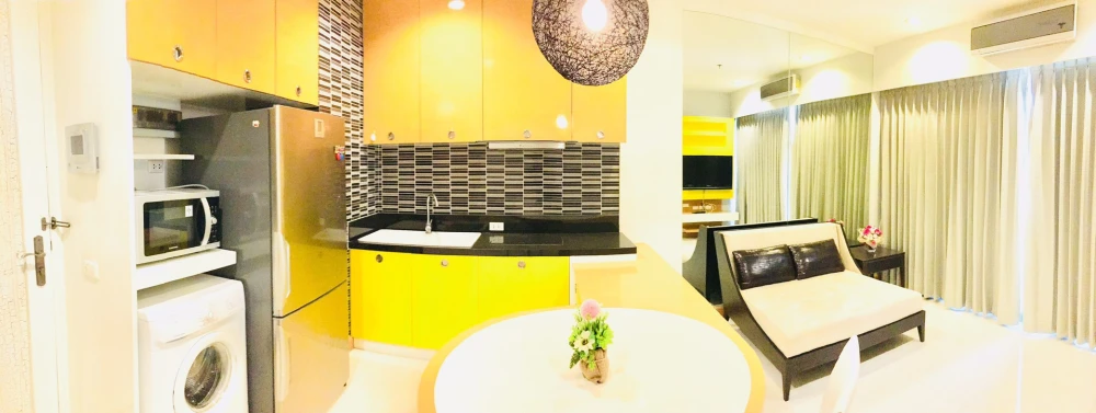 Condo for rent, Baan Klang Krung, Siam-Pathumwan, fully furnished. Ready to move in, convenient transportation, near the train station