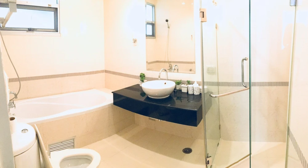 Condo for rent, Baan Klang Krung, Siam-Pathumwan, fully furnished. Ready to move in, convenient transportation, near the train station