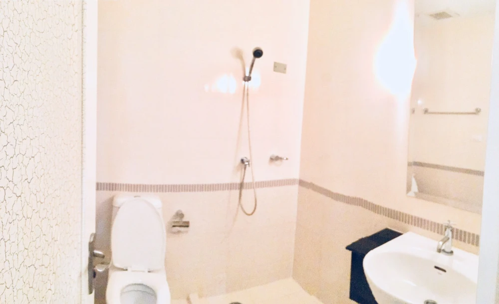 Condo for rent, Baan Klang Krung, Siam-Pathumwan, fully furnished. Ready to move in, convenient transportation, near the train station