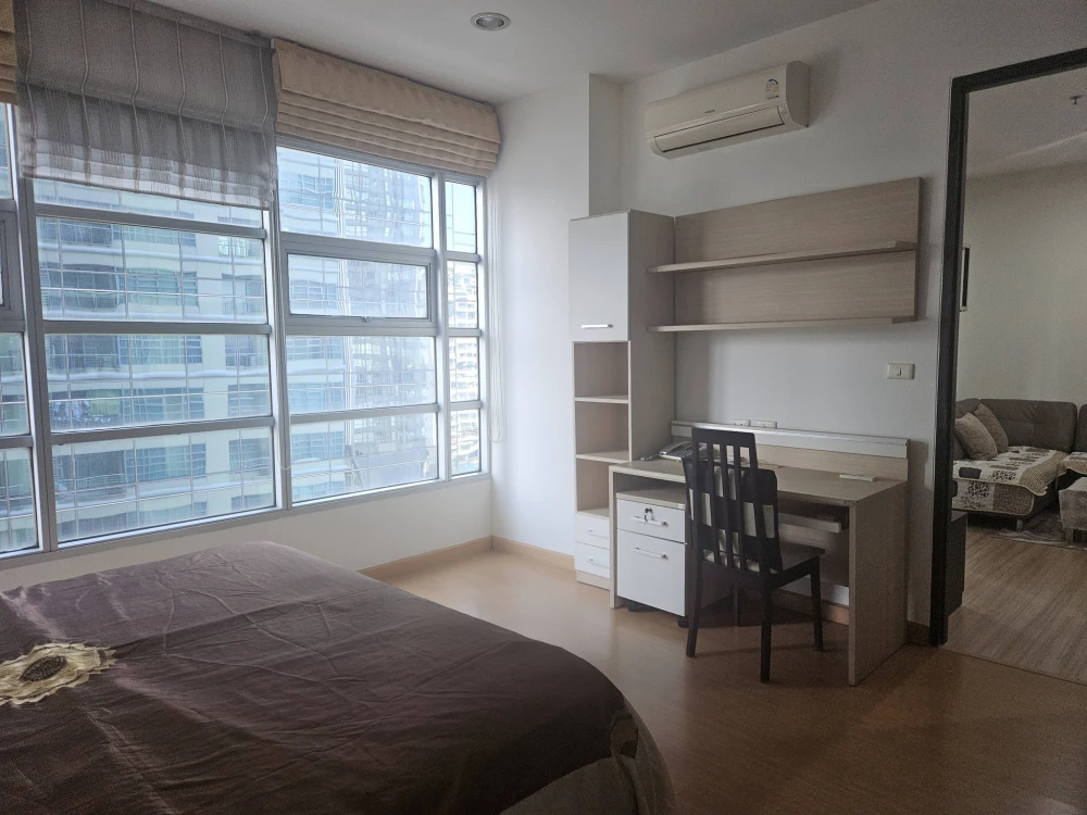 Condo for rent, Baan Klang Krung Siam-Pathumwan. Nice room, fully furnished. Book now!