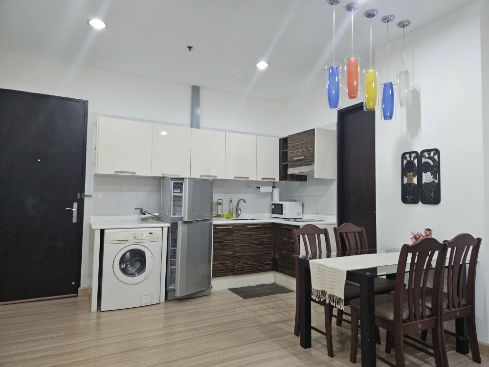 Condo for rent, Baan Klang Krung Siam-Pathumwan. Nice room, fully furnished. Book now!