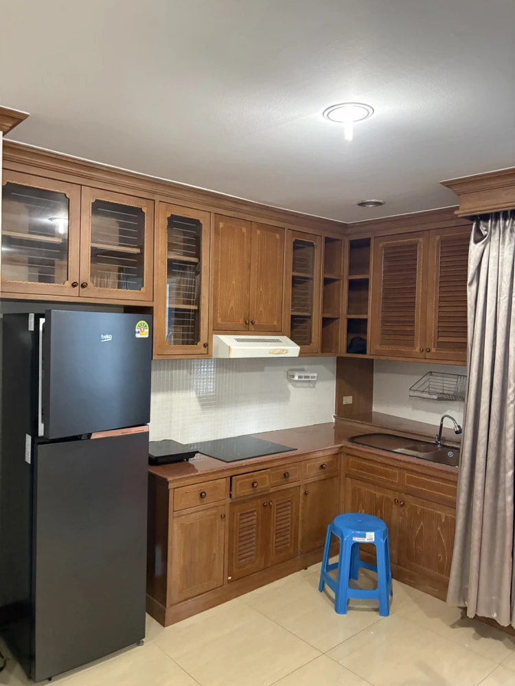 Condo for rent, Baan Pathumwan, 11th floor, very large room, beautifully decorated, ready to live in, with built-in furniture, reserve now!