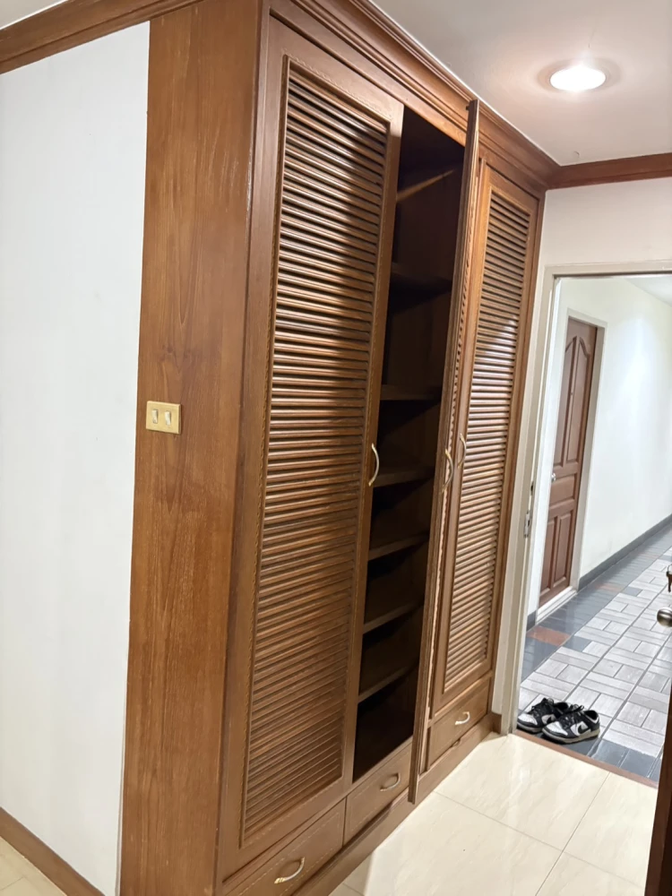 Condo for rent, Baan Pathumwan, 11th floor, very large room, beautifully decorated, ready to live in, with built-in furniture, reserve now!