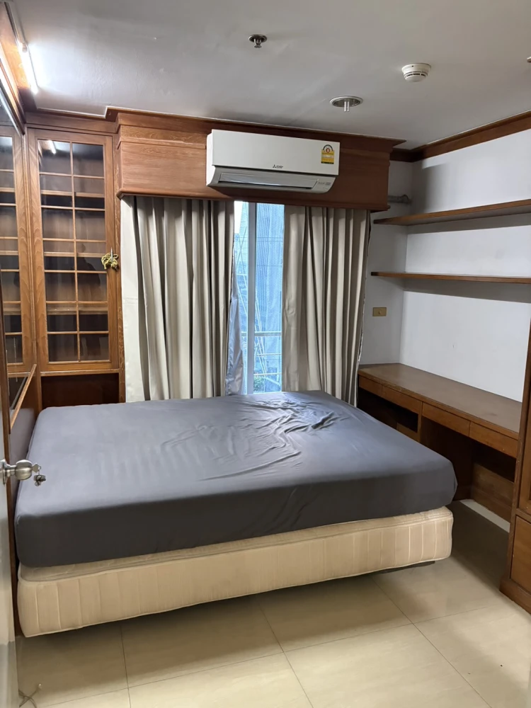 Condo for rent, Baan Pathumwan, 11th floor, very large room, beautifully decorated, ready to live in, with built-in furniture, reserve now!