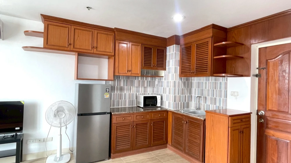 For rent!! Condo Baan Pathumwan, 30th floor, cool breeze, comfortable living, fully furnished, ready to move in, don't miss out, book now!!