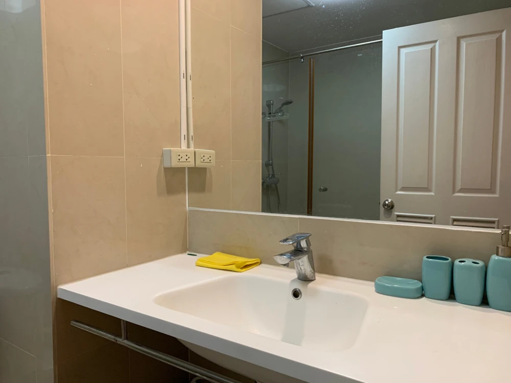 For rent!! Condo Baan Sathorn - Chao Phraya Condo in the heart of the city. Ready to move in immediately, hurry up and book now!!