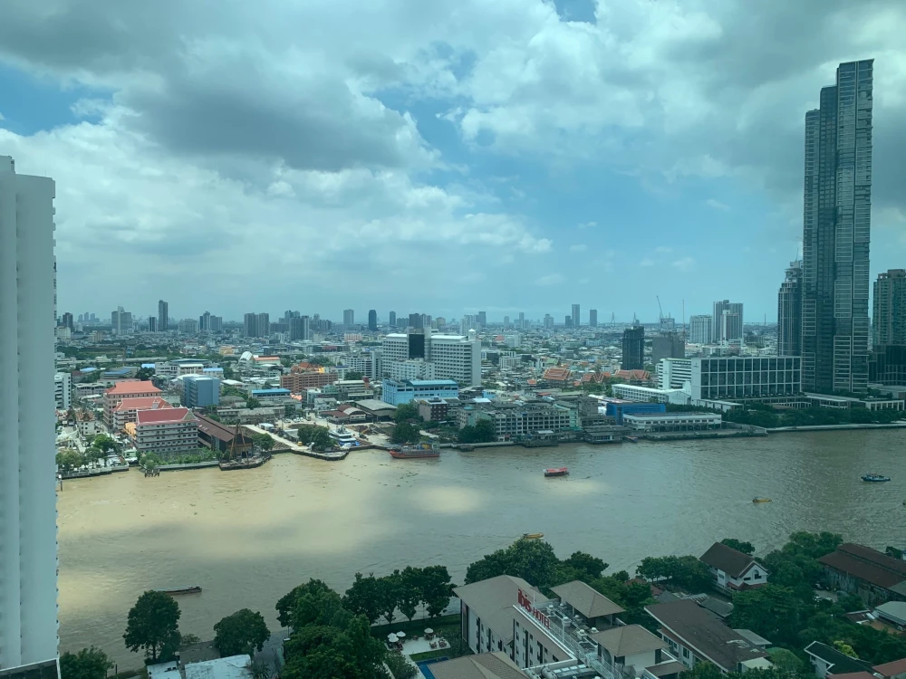 For rent!! Condo Baan Sathorn - Chao Phraya Condo in the heart of the city. Ready to move in immediately, hurry up and book now!!
