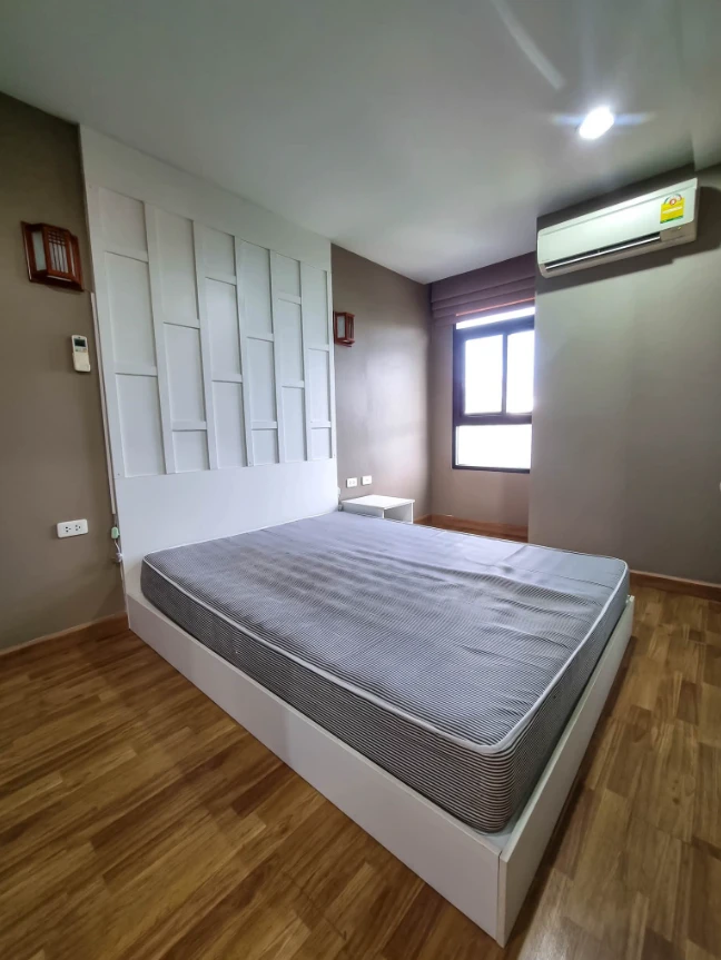For rent!! Condo Baan Nawathara, 4th floor, Building F, fully furnished, just bring your bags and move in. Don't miss out!!