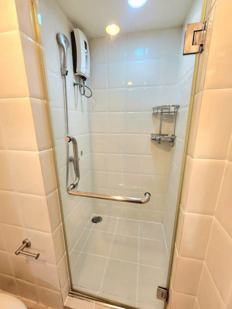 Condo for rent at Baan Navatara, fully furnished, pool view, move now, don't hesitate !!