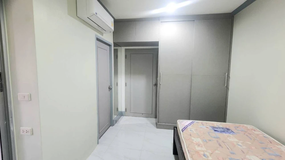 Condo for rent, Pathumwan Resort, spacious room, lots of usable space, good price, hurry and reserve now.