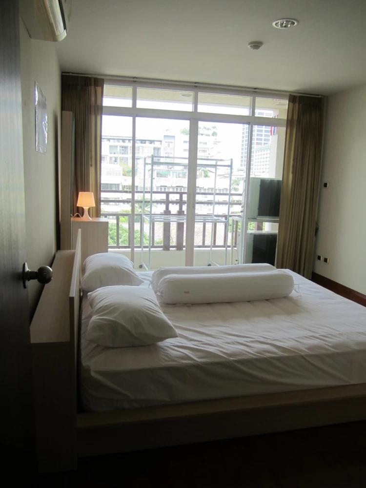 Condo for rent, Paphada Silom, Low Rise Condo, near BTS St. Louis, convenient to travel