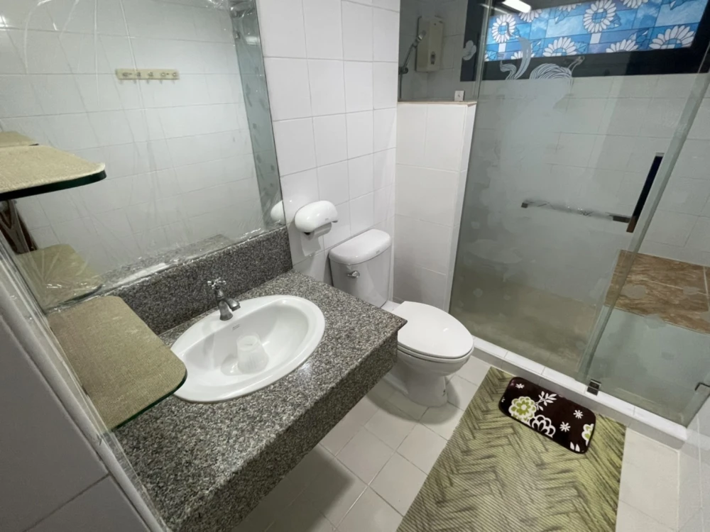 Condo for rent at Phayathai Place, corner room with privacy, comes with a special price. Hurry and reserve now, don't miss out!