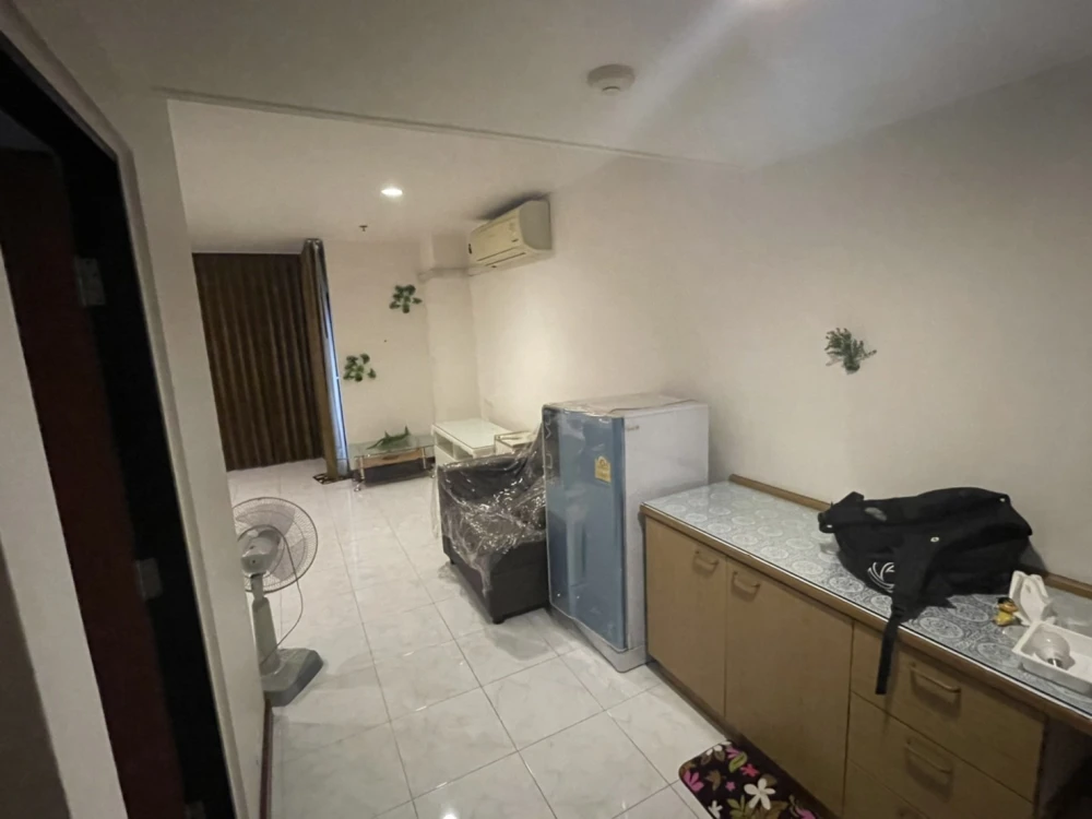 Condo for rent at Phayathai Place, corner room with privacy, comes with a special price. Hurry and reserve now, don't miss out!