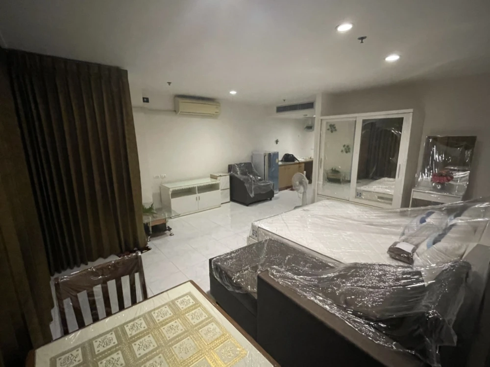 Condo for rent at Phayathai Place, corner room with privacy, comes with a special price. Hurry and reserve now, don't miss out!