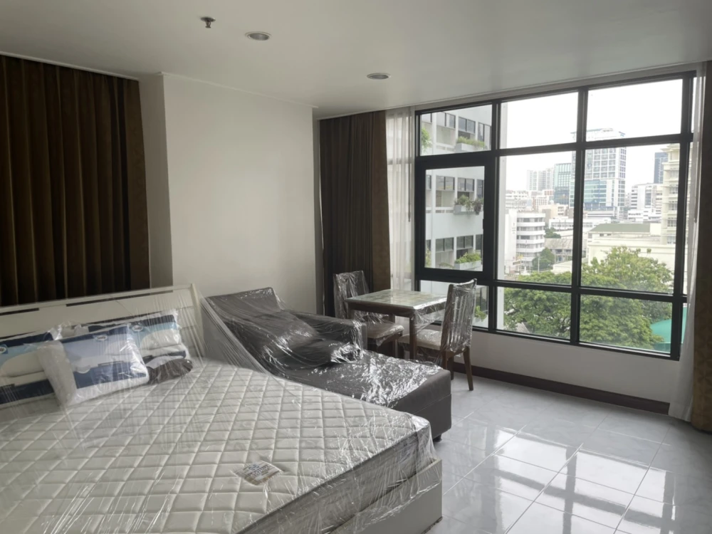 Condo for rent at Phayathai Place, corner room with privacy, comes with a special price. Hurry and reserve now, don't miss out!