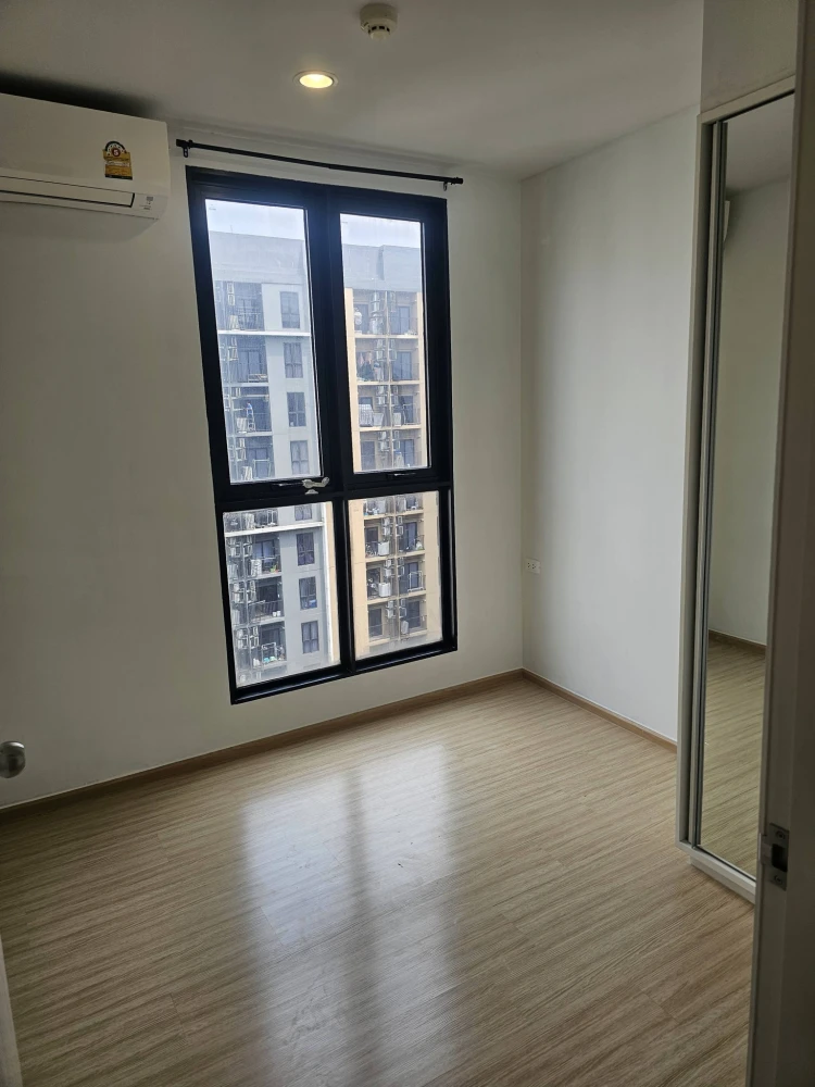 Plum Station Pinklao Condo for rent. Unfurnished unit, perfect for those who want to decorate it themselves and add their own style. Book now, don't m