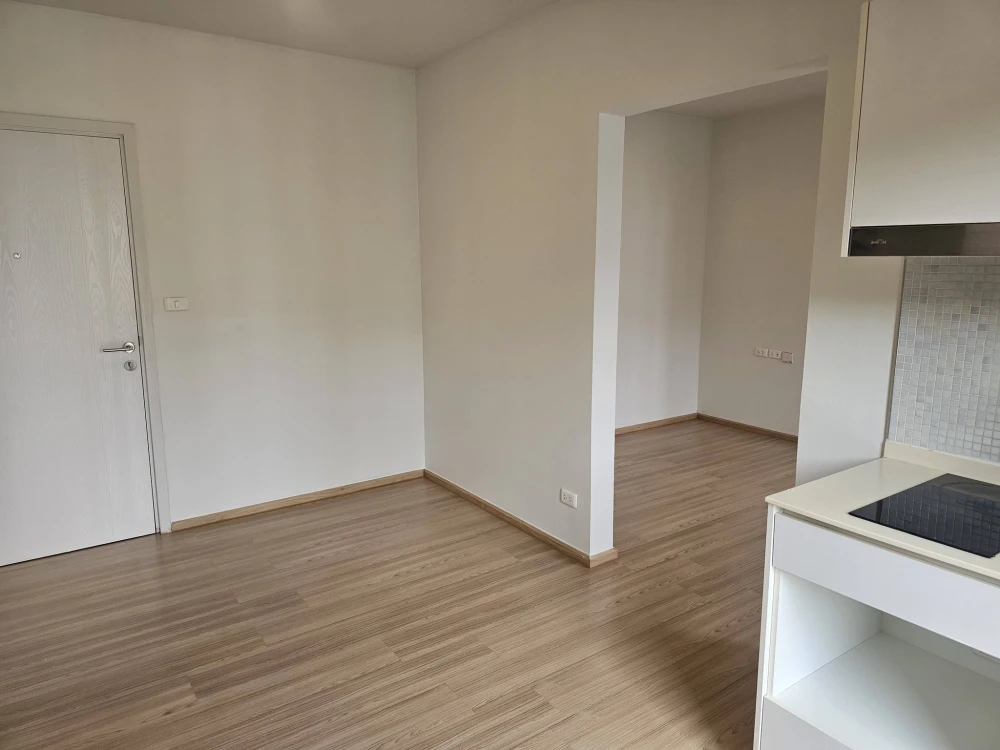 Plum Station Pinklao Condo for rent. Unfurnished unit, perfect for those who want to decorate it themselves and add their own style. Book now, don't m