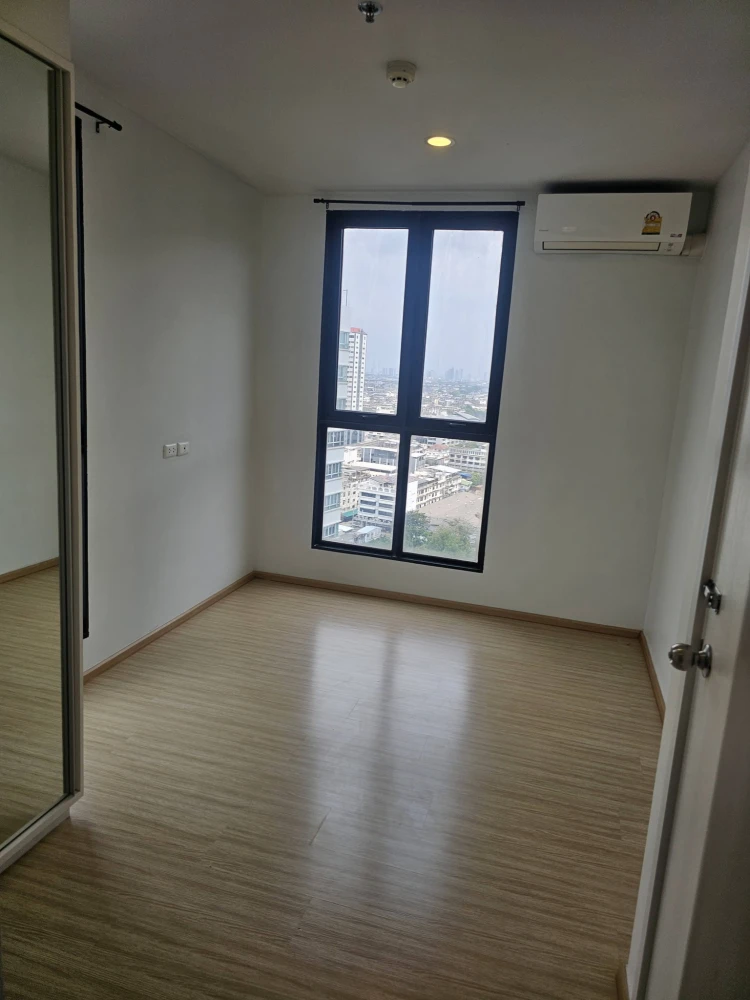 Plum Station Pinklao Condo for rent. Unfurnished unit, perfect for those who want to decorate it themselves and add their own style. Book now, don't m