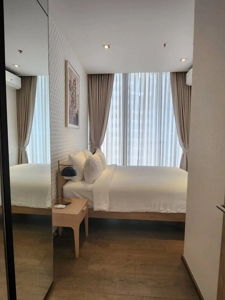 For rent Condo Park 24 Origin Phrom Phong, a luxury condo in the heart of the city. Beautiful room, fully furnished, ready to move in. Don't miss it!!