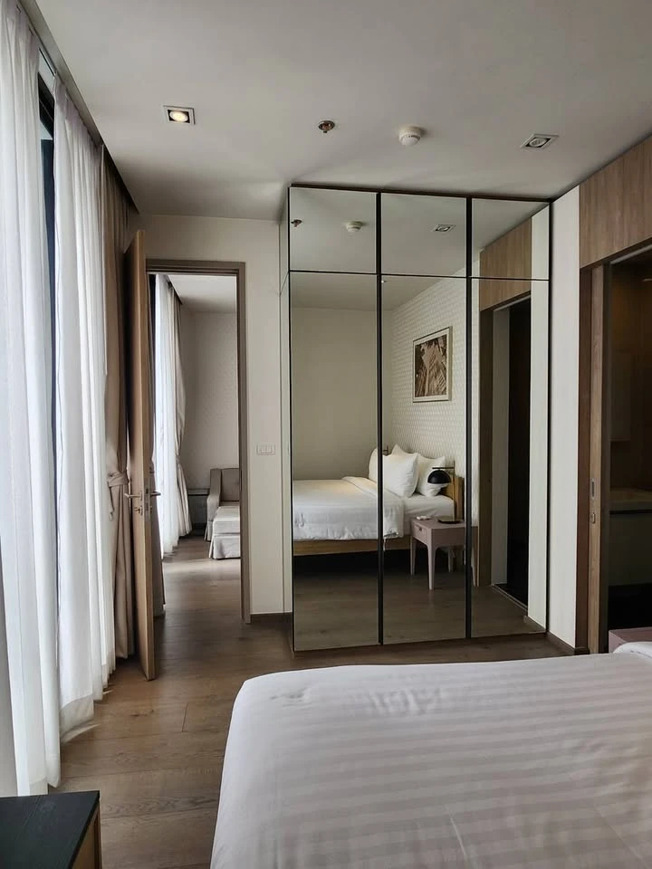 For rent Condo Park 24 Origin Phrom Phong, a luxury condo in the heart of the city. Beautiful room, fully furnished, ready to move in. Don't miss it!!