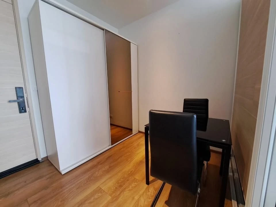 Condo for rent, Park 24 Origin Phrom Phong, top floor, Sukhumvit Road view, fully furnished + electrical appliances, ready to move in