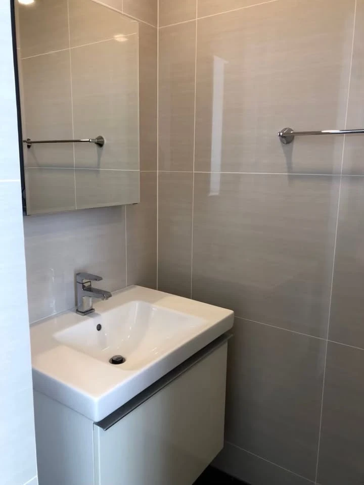 Condo for rent, Park 24 Origin Phrom Phong, top floor, Sukhumvit Road view, fully furnished + electrical appliances, ready to move in
