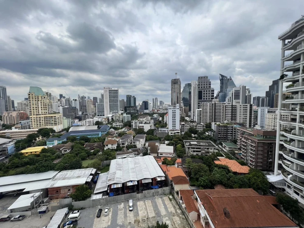 Condo for rent, Park 24 Origin Phrom Phong, nice room, complete with furniture and electrical appliances. Hurry to reserve.