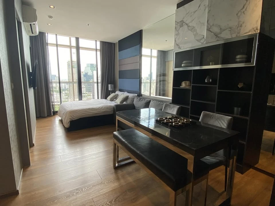 Condo for rent, Park 24 Origin Phrom Phong, fully furnished room, 31st floor, unblocked view. If interested, hurry up to reserve.