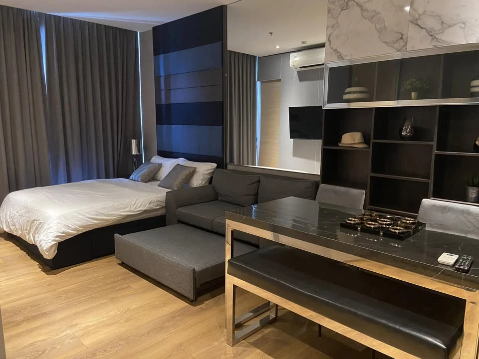 Condo for rent, Park 24 Origin Phrom Phong, fully furnished room, 31st floor, unblocked view. If interested, hurry up to reserve.