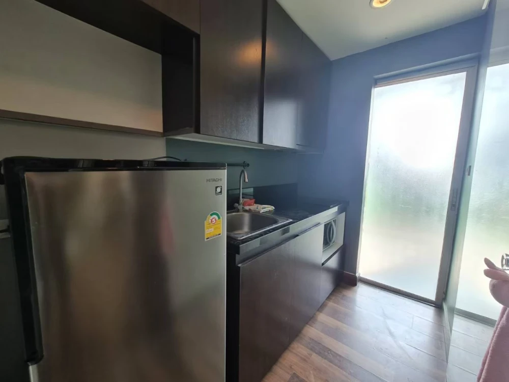 Condo for rent PARC EXO, corner room, pool view, ready to move in, book now !!