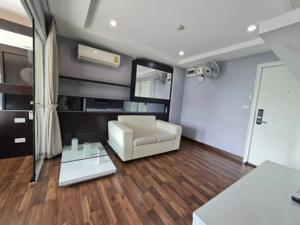 Condo for rent PARC EXO, corner room, pool view, ready to move in, book now !!