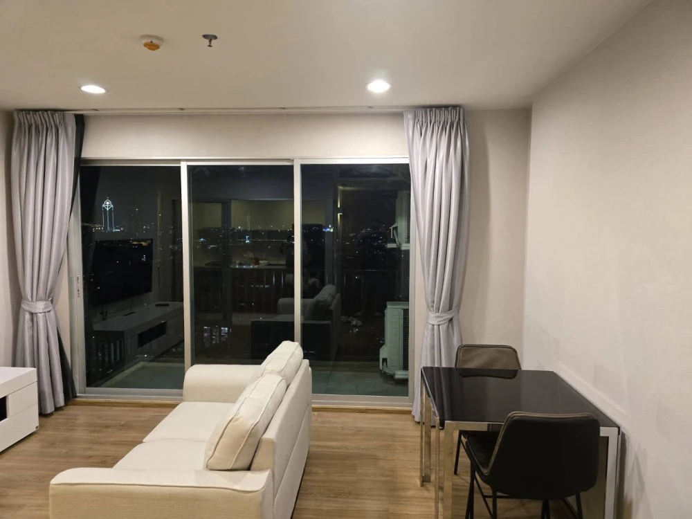 For rent!! Condo Fuse Chan-Sathorn, 22nd floor, wide balcony, beautiful view, very beautiful room, just bring your bags and move in, don't miss it!!