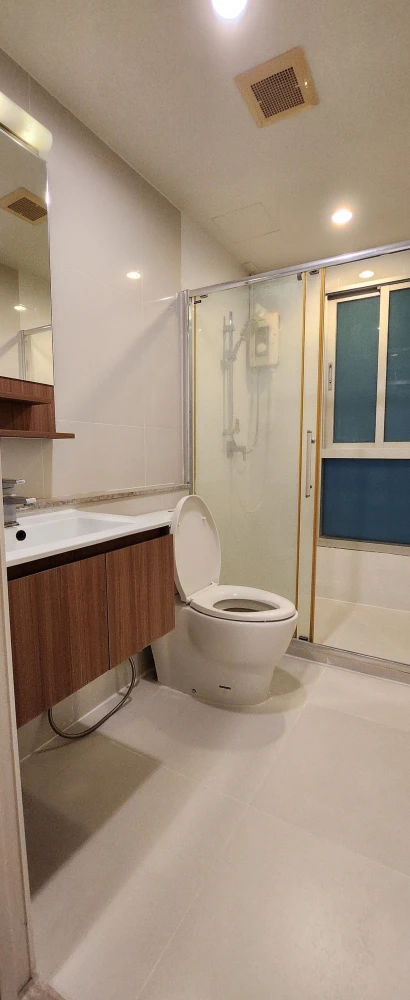 For rent!! Condo Fuse Chan-Sathorn, 22nd floor, wide balcony, beautiful view, very beautiful room, just bring your bags and move in, don't miss it!!
