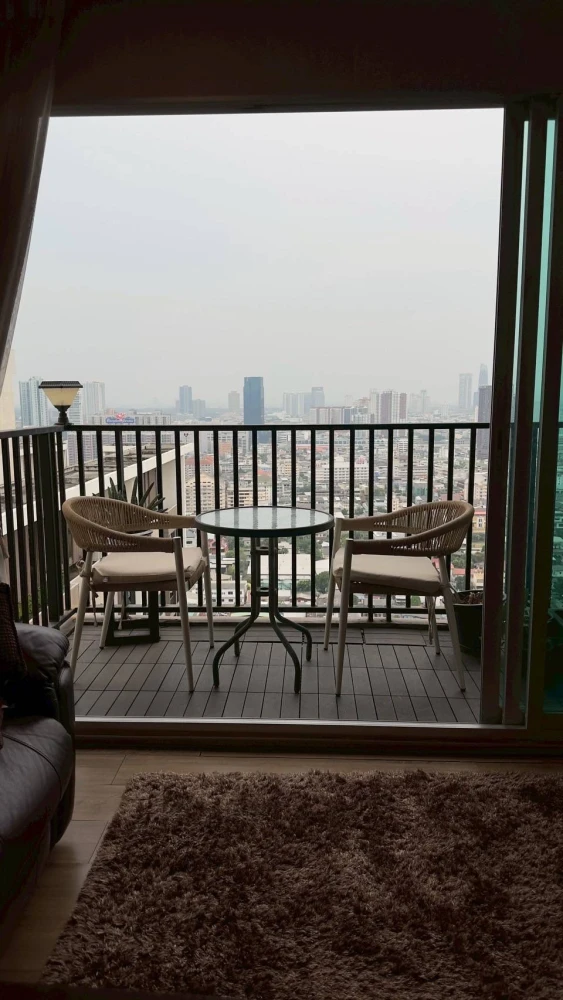 For rent!! Fuse Chan-Sathorn Condo, 31st floor, beautiful room, stunning view, fully furnished, ready to move in. Don't miss out!!