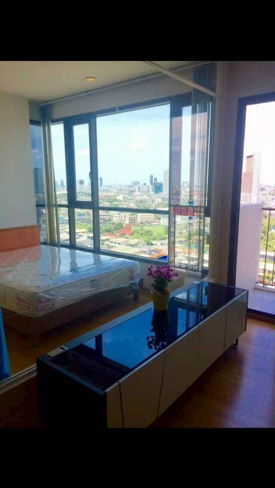 Condo for rent, Fuse Sathorn-Taksin, fully furnished, ready to move in. It's very convenient to travel.