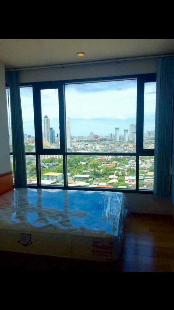 Condo for rent, Fuse Sathorn-Taksin, fully furnished, ready to move in. It's very convenient to travel.