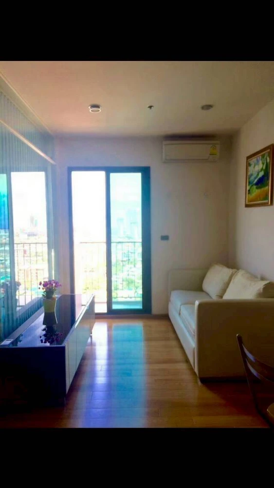 Condo for rent, Fuse Sathorn-Taksin, fully furnished, ready to move in. It's very convenient to travel.