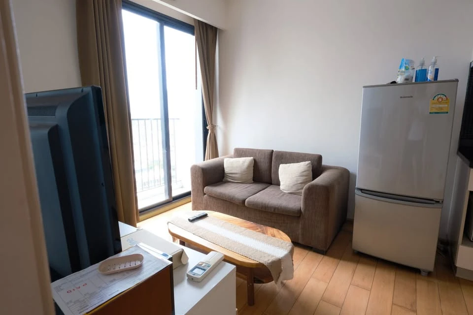 Condo for rent, Fuse Sathorn-Taksin, pool view, corner room, fully furnished, very beautiful room, ready to move in.