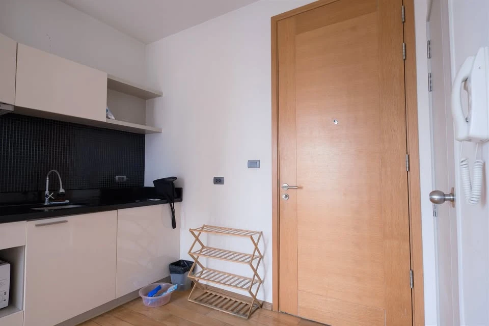 Condo for rent, Fuse Sathorn-Taksin, pool view, corner room, fully furnished, very beautiful room, ready to move in.