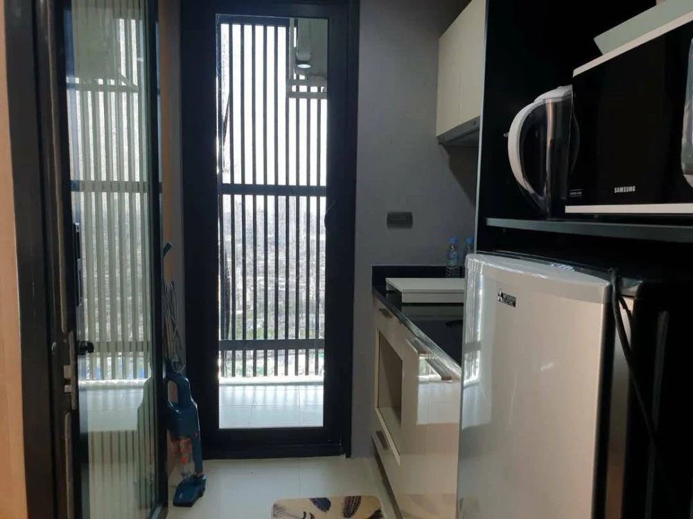 For rent!! Condo Fuse Sathorn-Taksin, fully furnished, just bring your bags and move in. Hurry up and book now!!
