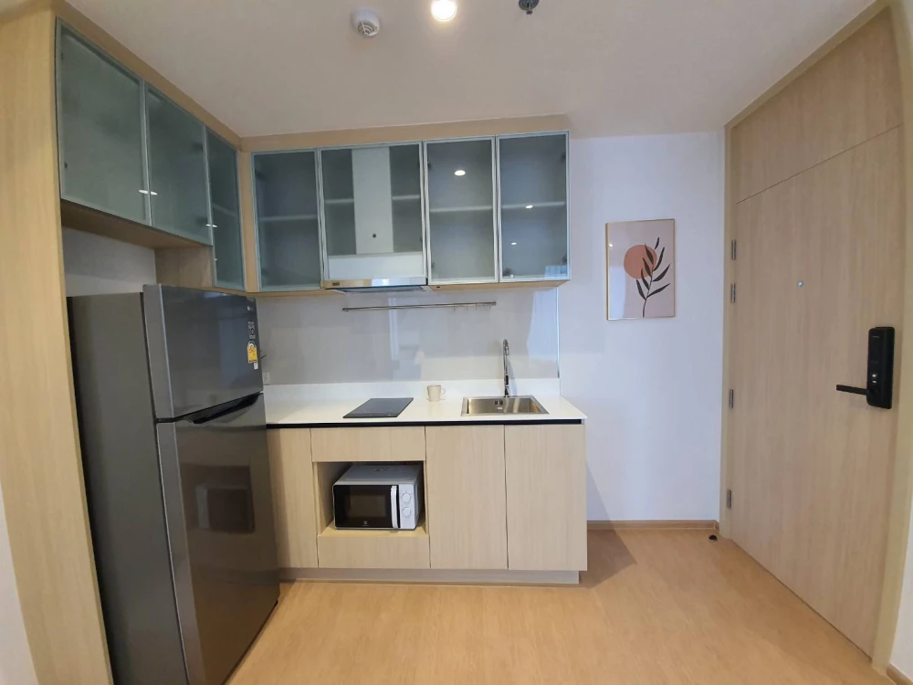 For rent!! Condo Maru Ekkamai 2, 14th floor, fully furnished, ready to move in. Don't miss out!!